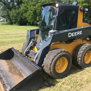 2015 Deere 328E Skid Steer