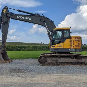 2011 VOLVO Excavators ECR235CL