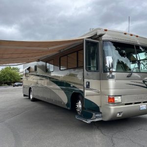 2002 Country Coach Class A RV INTRIGUE 40 SUITE OF DREAMS