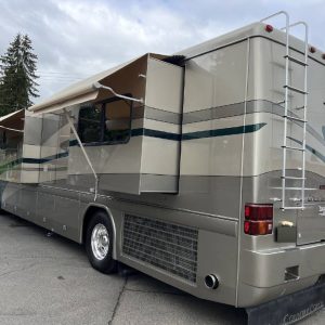 2002 Country Coach Class A RV INTRIGUE 40 SUITE OF DREAMS