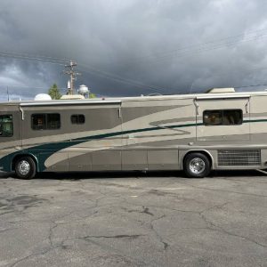 2002 Country Coach Class A RV INTRIGUE 40 SUITE OF DREAMS