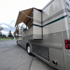 2002 Country Coach Class A RV INTRIGUE 40 SUITE OF DREAMS