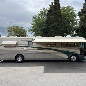 2002 Country Coach Class A RV INTRIGUE 40 SUITE OF DREAMS