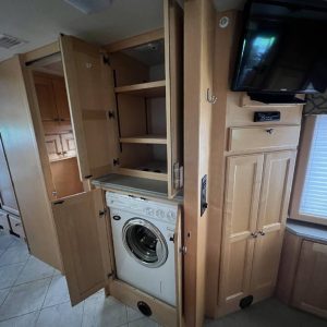 2002 Country Coach Class A RV INTRIGUE 40 SUITE OF DREAMS