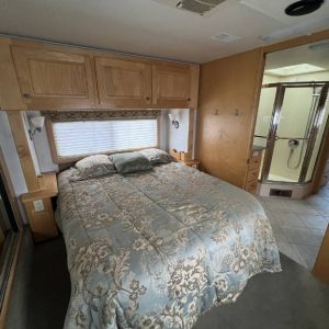 2002 Country Coach Class A RV INTRIGUE 40 SUITE OF DREAMS