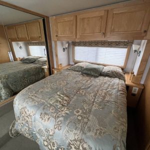 2002 Country Coach Class A RV INTRIGUE 40 SUITE OF DREAMS