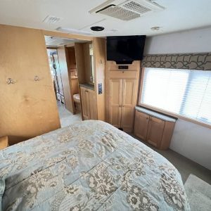 2002 Country Coach Class A RV INTRIGUE 40 SUITE OF DREAMS