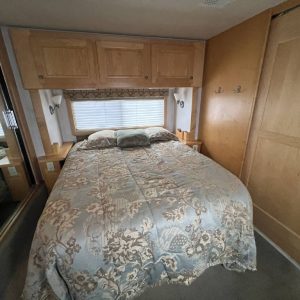 2002 Country Coach Class A RV INTRIGUE 40 SUITE OF DREAMS