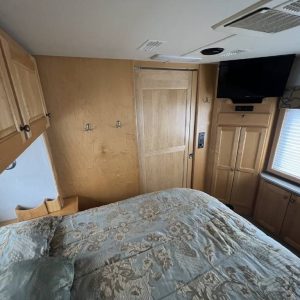 2002 Country Coach Class A RV INTRIGUE 40 SUITE OF DREAMS