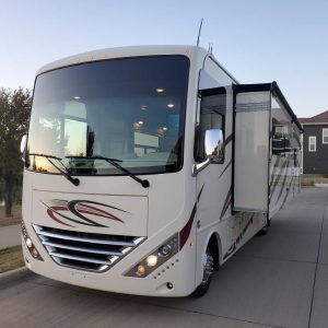 2019 Thor Motor Coach Class A RV HURRICANE 29M