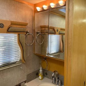 2005 Monaco Class A RV WINDSOR 40PAQ