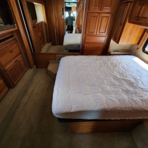 2005 Monaco Class A RV DYNASTY 42