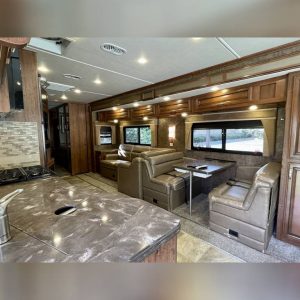 2014 Fleetwood Class A RV BOUNDER 33C