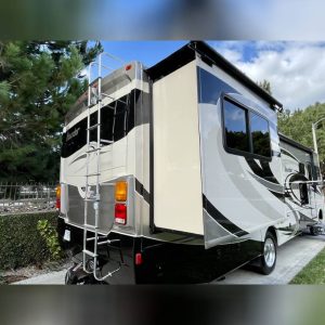 2014 Fleetwood Class A RV BOUNDER 33C