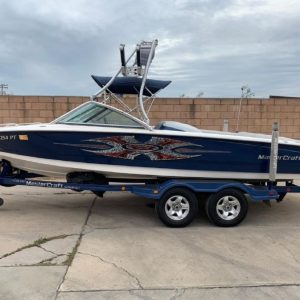 2003 MasterCraft X-9 Wakeboard Boat