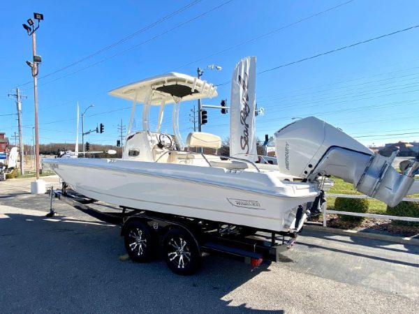 2019 Boston Whaler 240 Dauntless