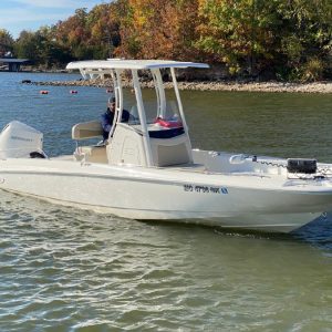 2019 Boston Whaler 240 Dauntless