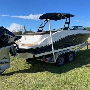 2020 Sea Ray SPX 230 OB