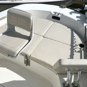 2020 Boston Whaler Montauk 210