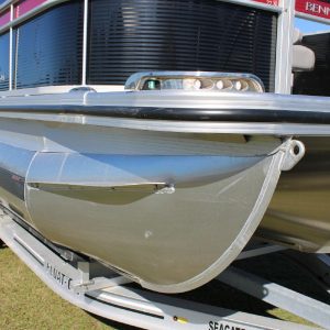 2020 Bennington S22 Center Console Tritoon