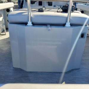 2020 Bennington S22 Center Console Tritoon