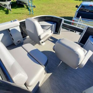 2020 Bennington S22 Center Console Tritoon