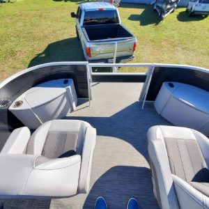 2020 Bennington S22 Center Console Tritoon