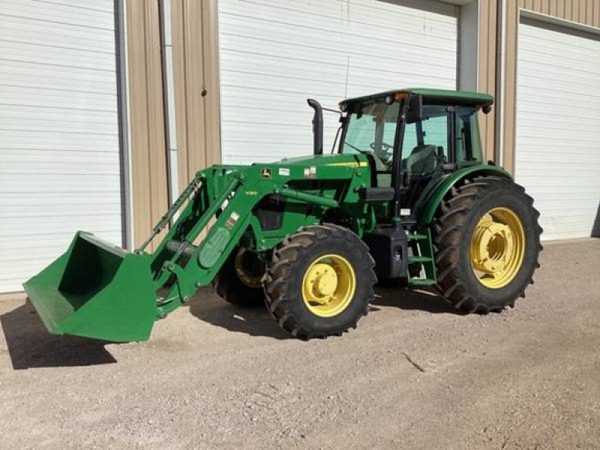 2016 John Deere 6120E MFWD