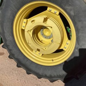 2016 John Deere 6120E MFWD