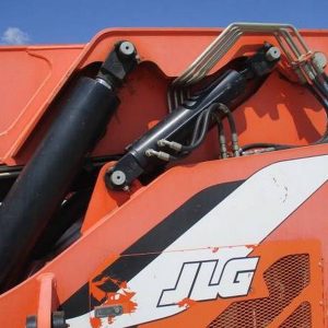 2012 JLG 8042