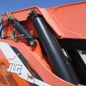 2012 JLG 8042