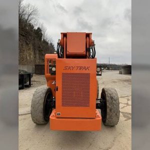 2013 JLG 8042