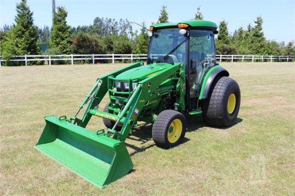 2016 John Deere 4066R Tractor