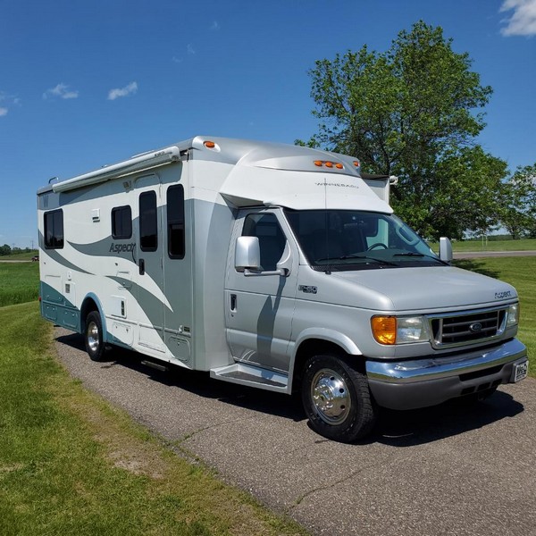 2005 Winnebago Class C RV ASPECT 26A