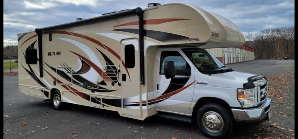 2018 Thor Motor Coach Class C RV OUTLAW 29H