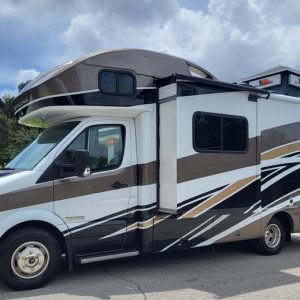 2017 Winnebago Class C RV Navion 24V