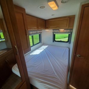 2005 Winnebago Class C RV ASPECT 26A